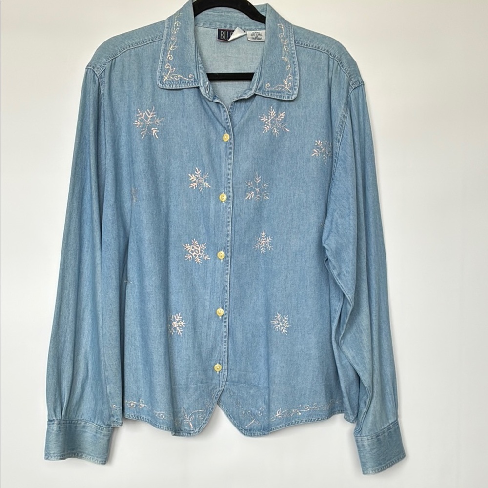 Vintage Bill Blass Embroidered Light Denim Button-Up Shirt Sparkly Snowflakes